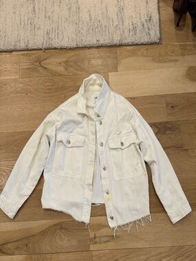 Zara white Denim Cropped Jacket in Size S